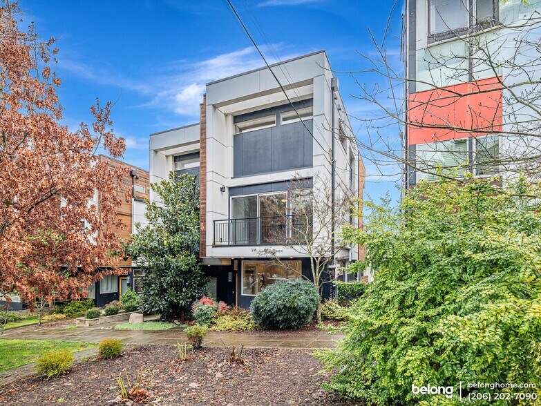 Building Photo - 1720 27th Ave