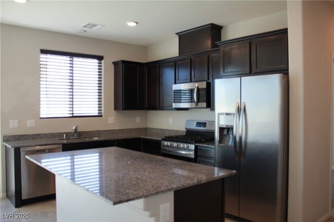 Building Photo - 7632 Bandon Cliffs St