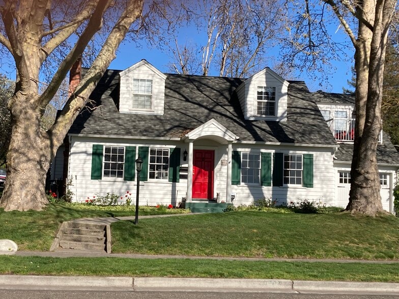 Building Photo - 903 Prospect Avenue