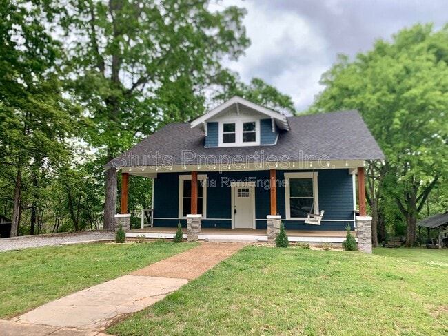 Building Photo - 617 Howell St