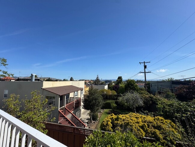 Building Photo - Open House Sunday 4/19 11 am - 12 pm:  Beautifully Updated Corner-Lot Home in Millbrae – Spacious...