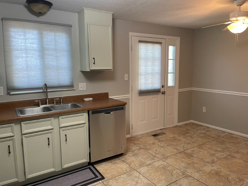 Building Photo - 3845 Farm Brook Ln