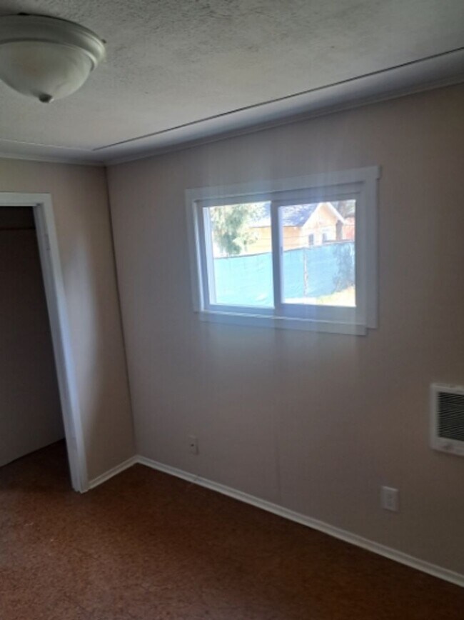 Building Photo - Dishman Hills 4-Bedroom, 1½-Bath Rancher – West Valley School District