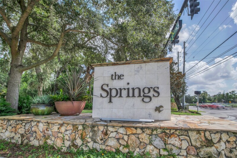 Building Photo - 211 Fairway Dr.