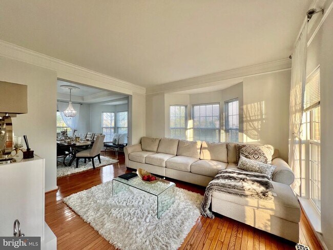 Building Photo - 15000 Onan Ct