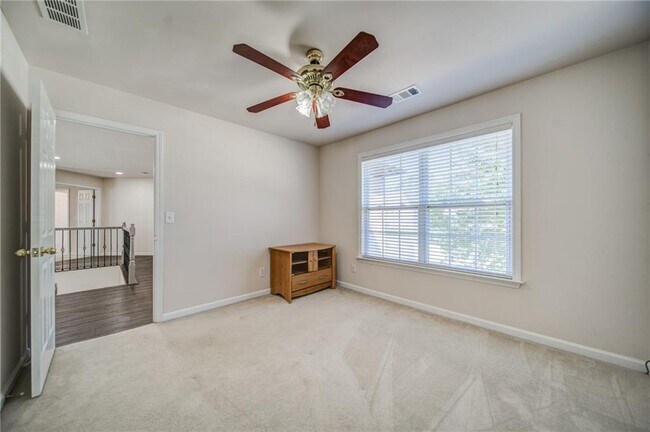 Building Photo - 853 Van Briggle Path NE