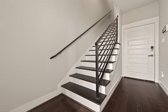 Building Photo - 2114 Engelmohr St