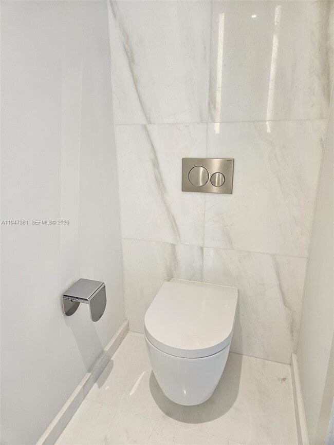 Building Photo - 300 Biscayne Blvd Way