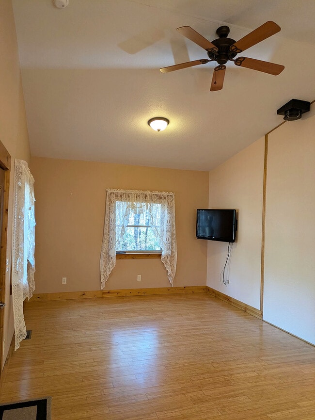 Building Photo - 291 Leamon Dr