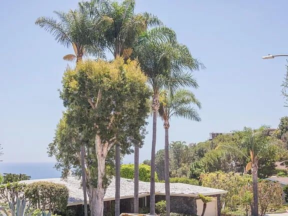 Building Photo - NO MIN CREDIT SCORE REQUIRED, BK OKAY, PAST EVICTION OKAY!, BACKGROUND FRIENDLY. Apply at "The Re...