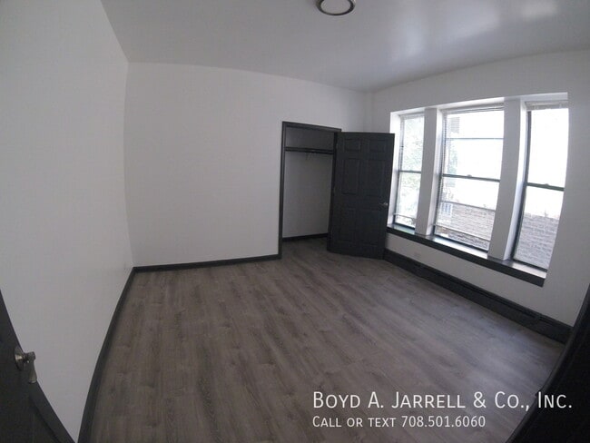 Building Photo - 68 E 57th St