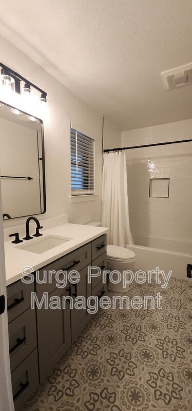 Building Photo - 1112 Concord Dr