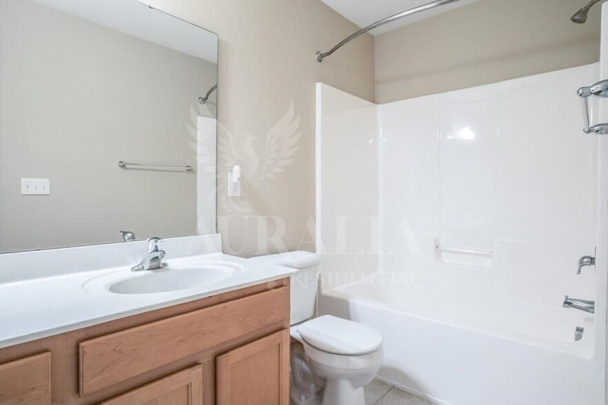 Building Photo - 4430 Hillsgrove Rd