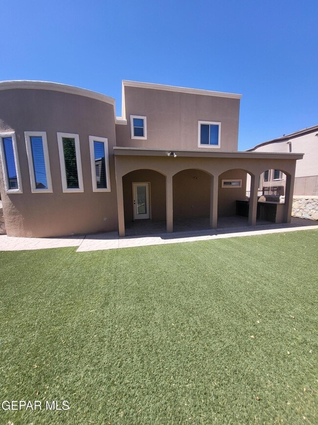 Building Photo - 3150 Spring Willow