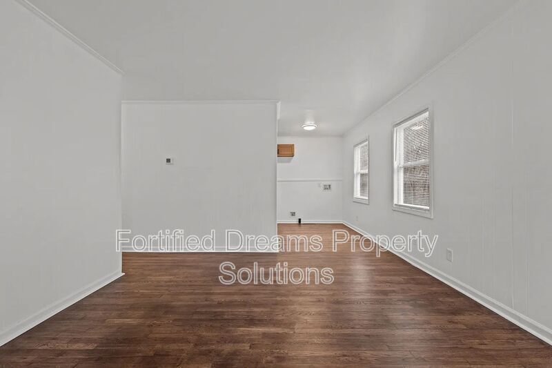 Building Photo - 1710 Rainbow Dr