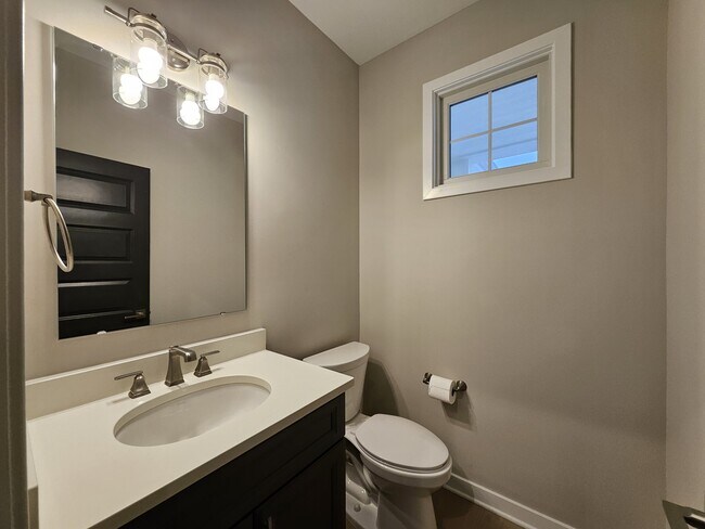 Building Photo - 228 Oakhurst Wy