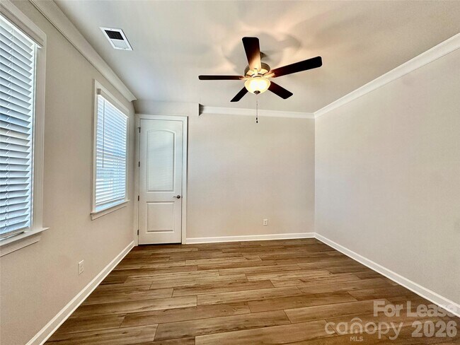 Building Photo - 9650 Liberty Hill Dr