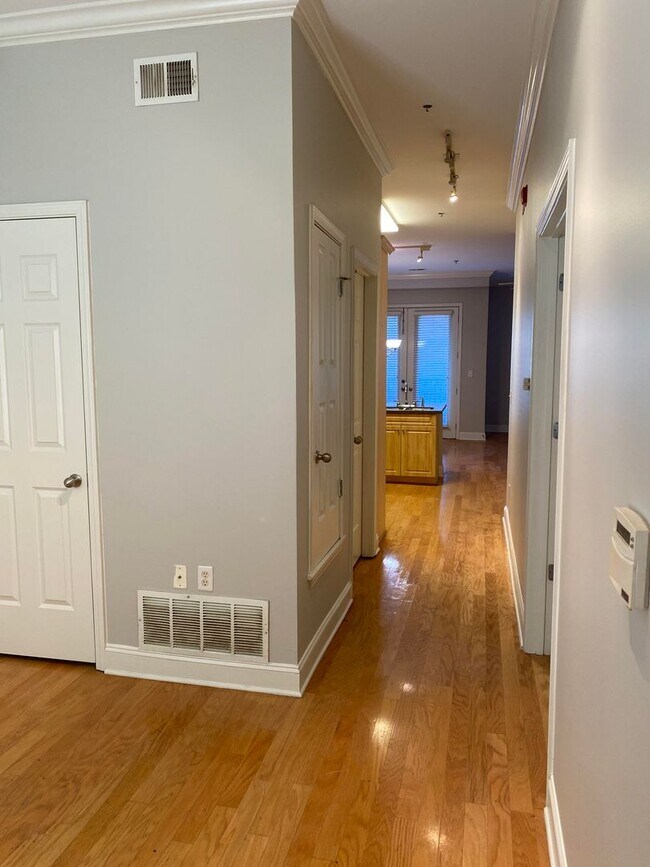 Building Photo - 510 City House Ct