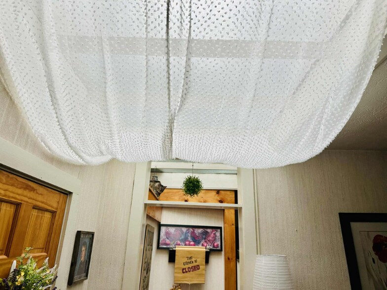 Building Photo - 160 N Main St