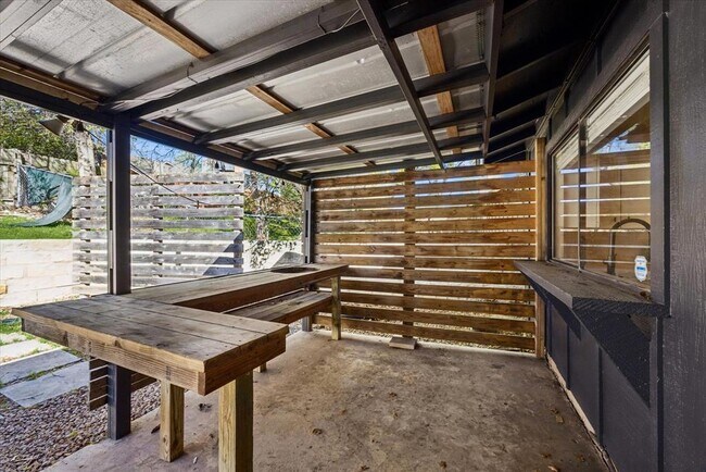 Building Photo - 1309 Warrington Dr