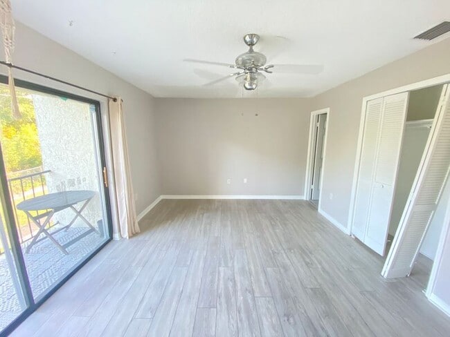 Building Photo - 1718 Gulfview Dr