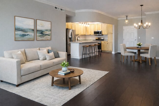 Building Photo - 5036 W Pensacola Ave