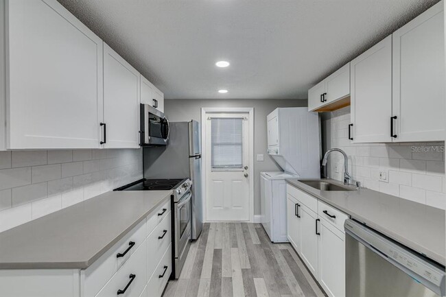 Building Photo - 13496 W Rena Dr