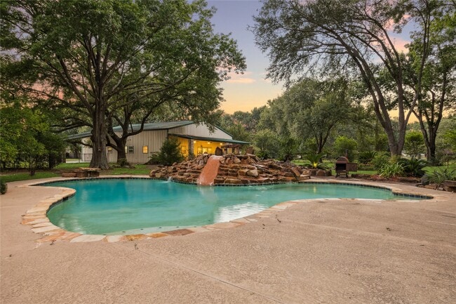 Building Photo - 16218 Barklea Rd