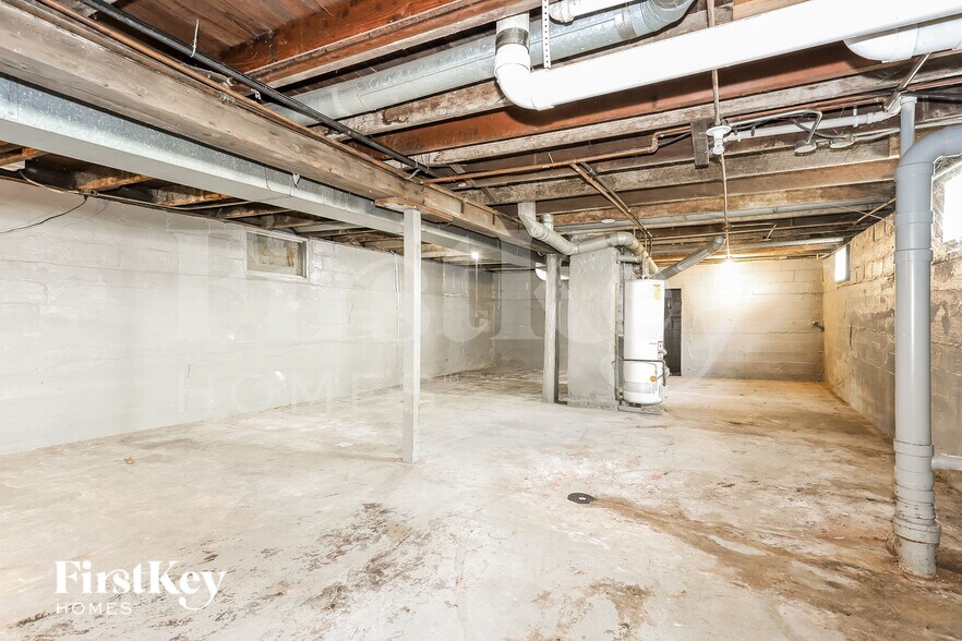 Building Photo - 1146 Hinckley St