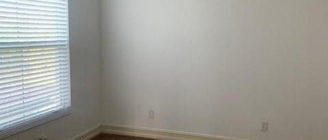 Building Photo - 300 Diamond Cir