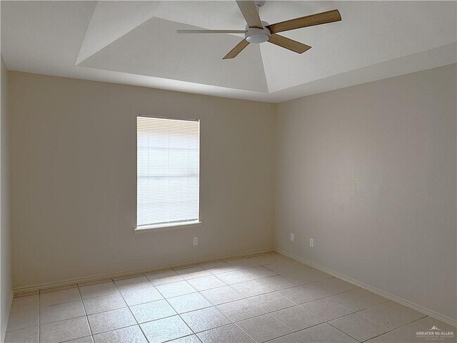 Building Photo - 716 Mynah Ave