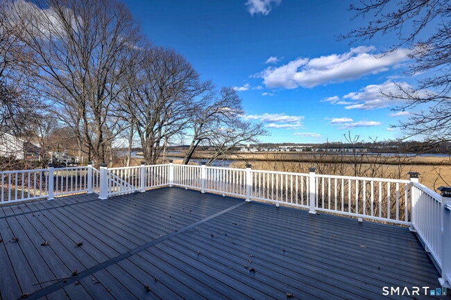 Building Photo - 206 Bridgeview Pl