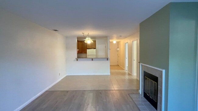 Building Photo - Pacheco Nice 2 bedroom 2 bath condo w/ com...