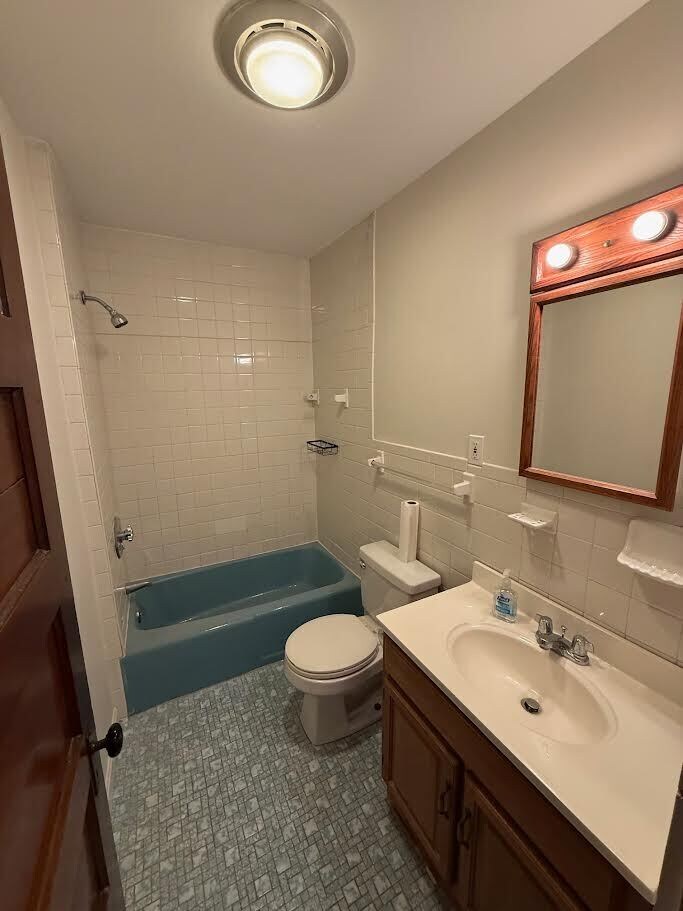 Building Photo - 287 Elliot St