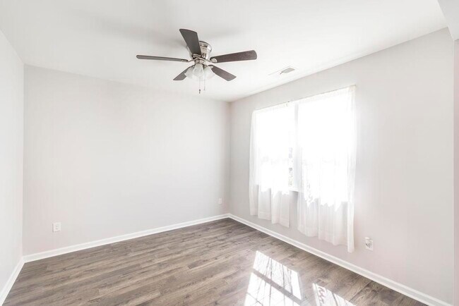 Building Photo - 200 Harrow Dr