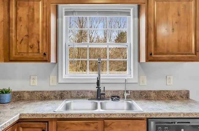 Building Photo - 3423 Queensbury Rd