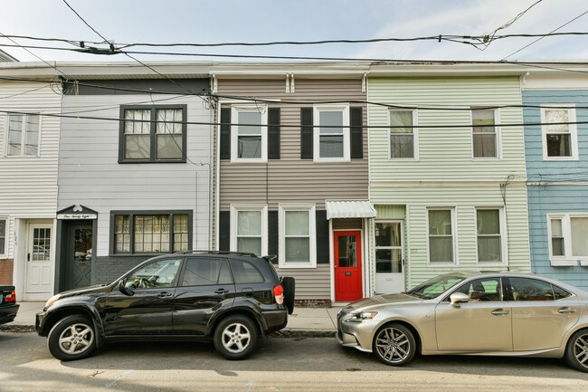Building Photo - 130 Spring St