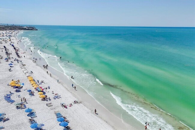 Building Photo - 1250 N Portofino Dr