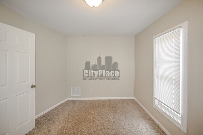 Building Photo - 820 N Oakland Ave