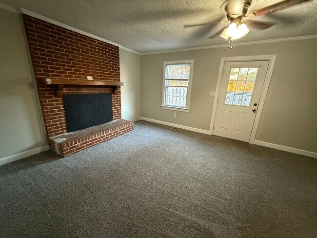 Building Photo - 208 Anderson St