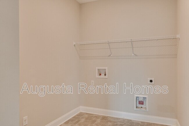Building Photo - 1110 George W Crawford Dr