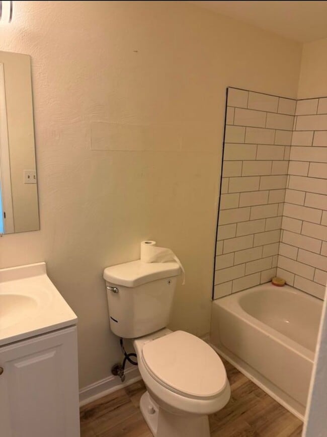 Building Photo - 939 Lamont St