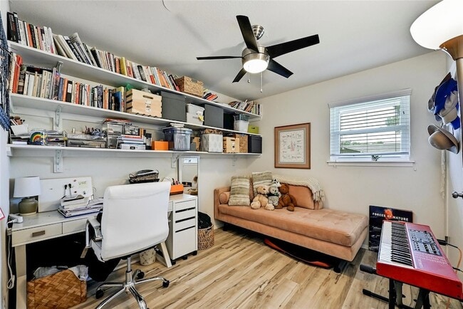 Building Photo - 9702 Oriole Dr