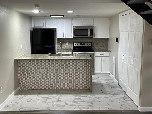 Building Photo - 3121 Park Ln