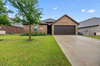 Building Photo - Beautiful Open-Concept Home with Washer/Dryer Included & Private Yard in Princeton