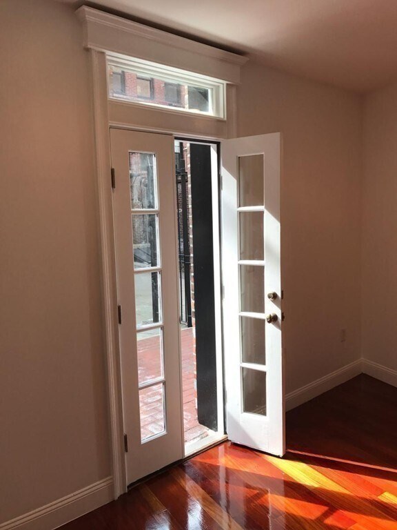 Building Photo - 76 W Cedar St