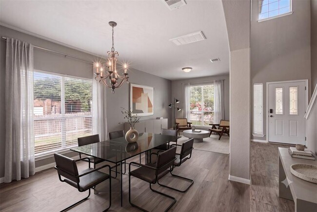 Building Photo - 2302 Brookhollow Terrace