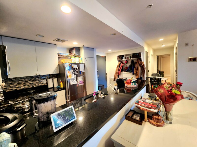 Building Photo - 533 Cambridge St