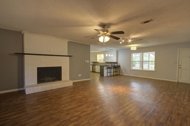 Building Photo - 3830 Union Rd