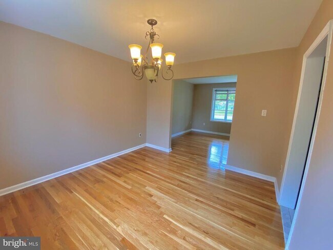 Building Photo - 8121 Edmonton Ct